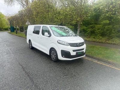 Gebraucht Vauxhall Vivaro Sportive 100 PS (73 kW) 2019 Weiß Van / Kleinbus