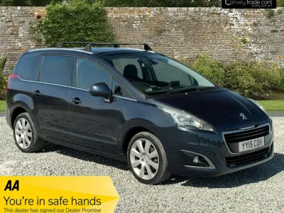 Used Peugeot 5008 Allure 2015 Blue MPV