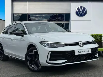 New VW Passat R-line 204 HP (150 kW) 2025 White Estate