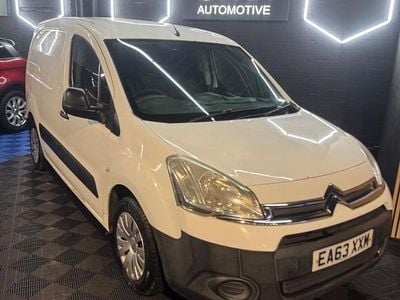 Used Citroën Berlingo 75 HP (55 kW) 2013 White MPV