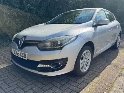 Usado Renault Mégane Dynamique 2015 Prateado Citadino
