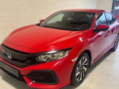 Used Honda Civic SE 129 HP (94 kW) 2017 Red Hatchback