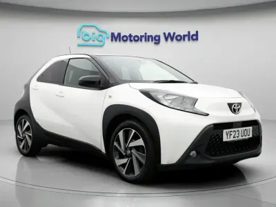 Używany Toyota Aygo X 71 KM (52 kW) 2023 Biały SUV