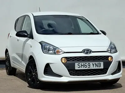Used Hyundai i10 66 HP (48 kW) 2019 White Hatchback