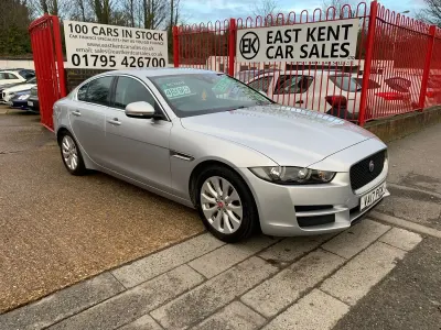 Käytetty Jaguar XE Prestige 180 HP (132 kW) 2017 Hopea Sedan