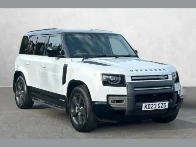 Gebraucht Land Rover Defender HSE Dynamic 404 PS (297 kW) 2023 Weiß SUV