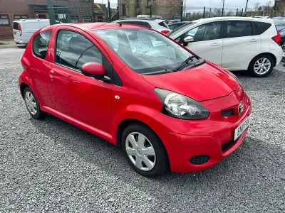 Used Toyota Aygo 68 HP (50 kW) 2011 Red Hatchback