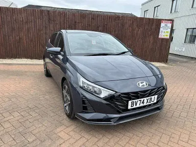 Używany Hyundai i20 Premium 100 KM (73 kW) 2024 Szary Hatchback