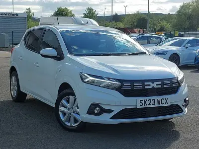 Używany Dacia Sandero Expression 91 KM (66 kW) 2023 Biały Hatchback