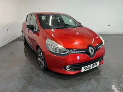Used Renault Clio IV Dynamique 90 HP (66 kW) 2016 Red Hatchback