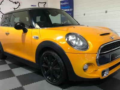 Usado Mini Cooper S Hatch 2014 Naranja Utilitario