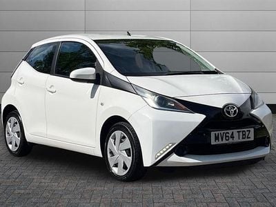 Begagnad Toyota Aygo X-play 68 HK (50 kW) 2014 Vit Halvkombi