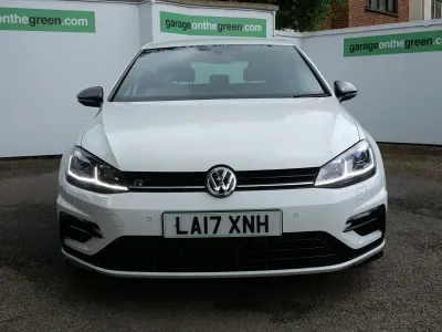 Used VW Golf VII R 310 HP (228 kW) 2017 Pure white Hatchback