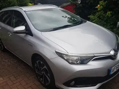Used Toyota Auris Design 136 HP (100 kW) 2016 Silver Estate