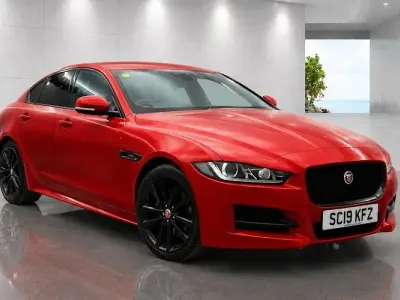 Used Jaguar XE R-Sport 180 HP (132 kW) 2019 Red Sedan