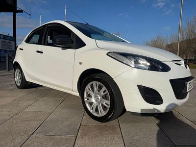Used Mazda 2 2013 White Hatchback
