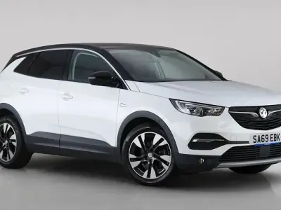 Used Vauxhall Grandland X Sport 131 HP (96 kW) 2019 White SUV