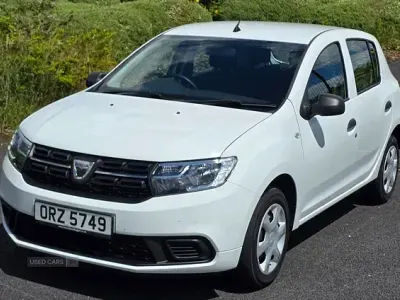 Used Dacia Sandero Essentiel 90 HP (66 kW) 2018 White Hatchback