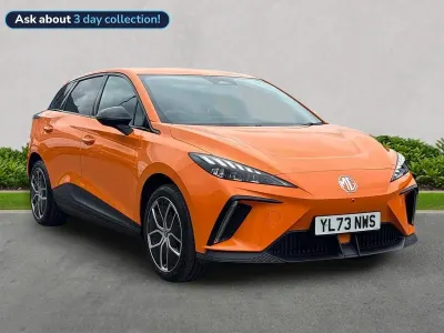 Begagnad MG MG4 EV Trophy 2024 Orange Halvkombi
