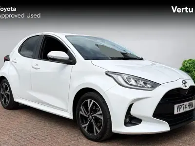 Used Toyota Yaris Design 116 HP (85 kW) 2024 White Hatchback