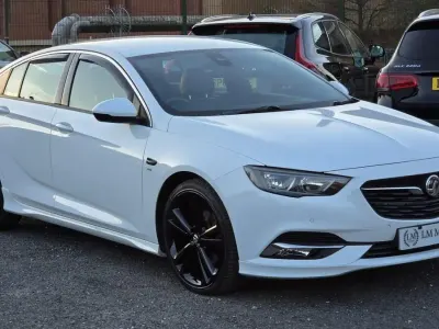 Second-hand Vauxhall Insignia Sport 170 CP (125 kW) 2019 Alb Hatchback