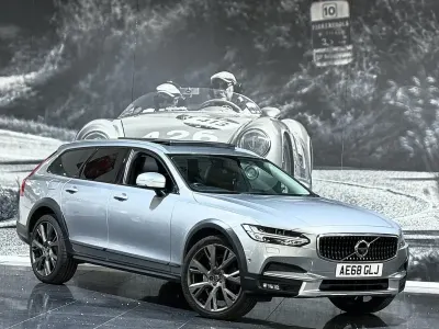 Used Volvo V90 CC Pro 2018 Silver Estate