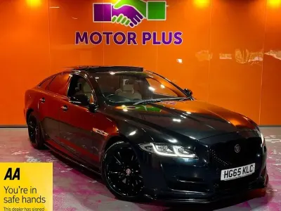 Używany Jaguar XJ R-Sport 300 KM (220 kW) 2016 Czarny Sedan/Limuzyna