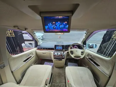 Used Nissan Elgrand 2025 Silver MPV