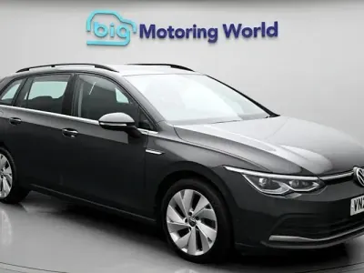 Second-hand VW Golf VIII Style 150 CP (110 kW) 2023 Gri Break