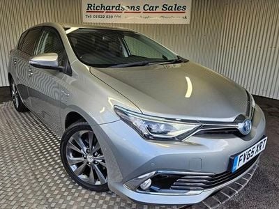 Used 2016 Toyota Auris Hybrid | £11,000 (Fair price)