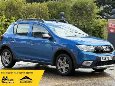 Używany Dacia Sandero Lauréate 90 KM (66 kW) 2017 Niebieski Hatchback