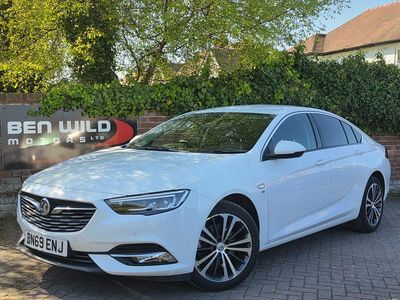 Second-hand Vauxhall Insignia Elite 170 CP (125 kW) 2019 Alb Hatchback