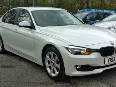 Begagnad BMW 318 Advantage 2013 Vit Sedan