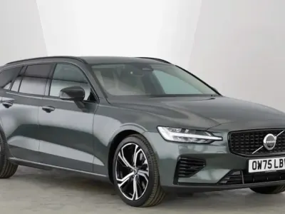 Used Volvo V60 Ultra 449 HP (330 kW) 2025 Green Estate