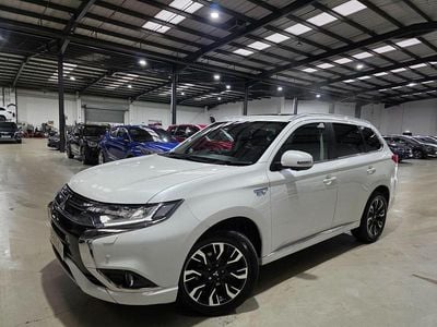 White Used 2016 Mitsubishi Outlander P-HEV Estate | £9,740 (Fair price)