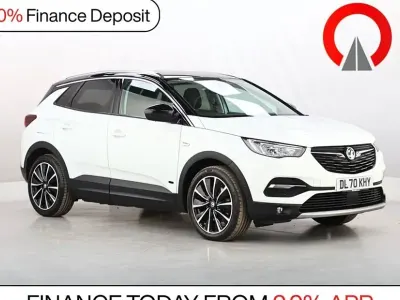 Used Vauxhall Grandland X Business Edition 300 HP (220 kW) 2020 White SUV