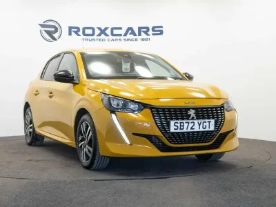 Used Peugeot 208 Allure+ 100 HP (73 kW) 2023 Yellow Hatchback