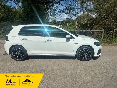 Używany VW Golf VII GTE 204 KM (150 kW) 2018 Biały Hatchback