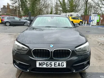 Begagnad BMW 116 Efficient Dynamics 2016 Svart Halvkombi