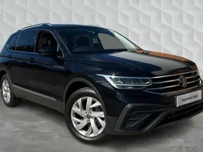 Used VW Tiguan Allspace Life 150 HP (110 kW) 2023 Deep black pearl SUV