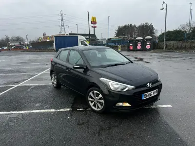 Käytetty Hyundai i20 Edition 2016 Musta Viistoperä