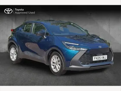 Used Toyota C-HR 140 HP (102 kW) 2025 Midnight teal SUV
