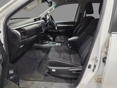Used Toyota HiLux 150 HP (110 kW) 2023 White Pickup
