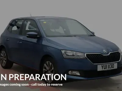 Usado Skoda Fabia SE Drive 60 HP (44 kW) 2021 Azul Citadino