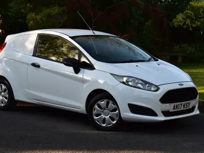 Used Ford Fiesta 94 HP (69 kW) 2017 White Hatchback