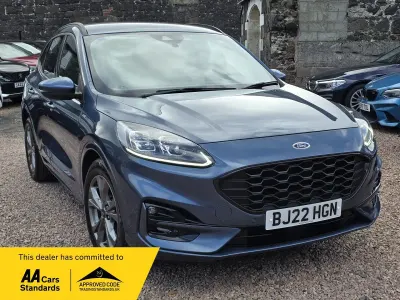 Begagnad Ford Kuga ST-Line 120 HK (88 kW) 2022 Blå SUV