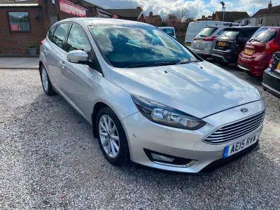 Used Ford Focus Titanium 125 HP (91 kW) 2015 Silver Hatchback