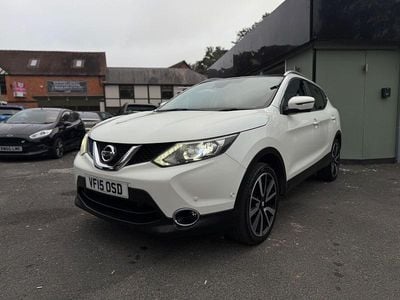 Used Nissan Qashqai Tekna 2015 White SUV