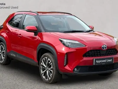 Used Toyota Yaris Cross 116 HP (85 kW) 2023 Scarlet flare SUV