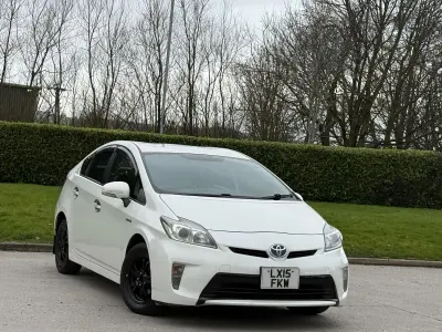 Used Toyota Prius 122 HP (89 kW) 2018 White Hatchback